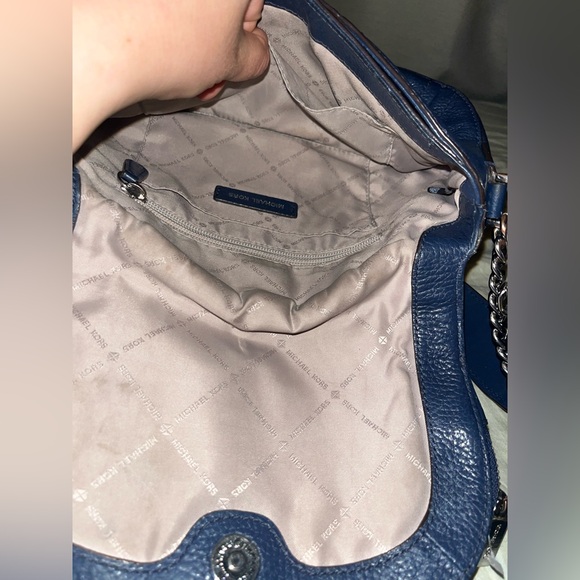 Michael Kors Medium Aria Bedford Leather Convertible Crossbody Bag - Picture 5 of 6